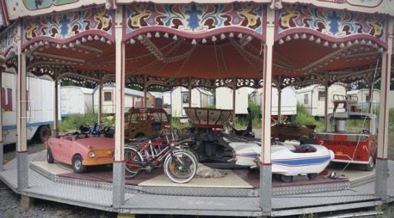 Das Kinderkarussell der Gro&szlig;eltern